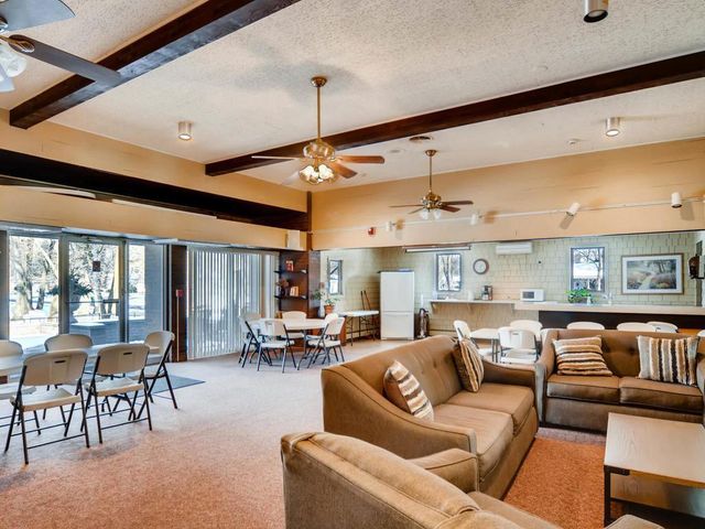 2800 Hamline Avenue N 229, Roseville, MN 55113