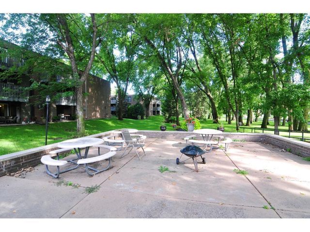 2800 Hamline Avenue N 229, Roseville, MN 55113