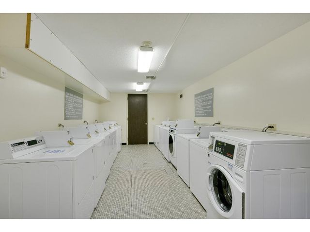 2800 Hamline Avenue N 229, Roseville, MN 55113