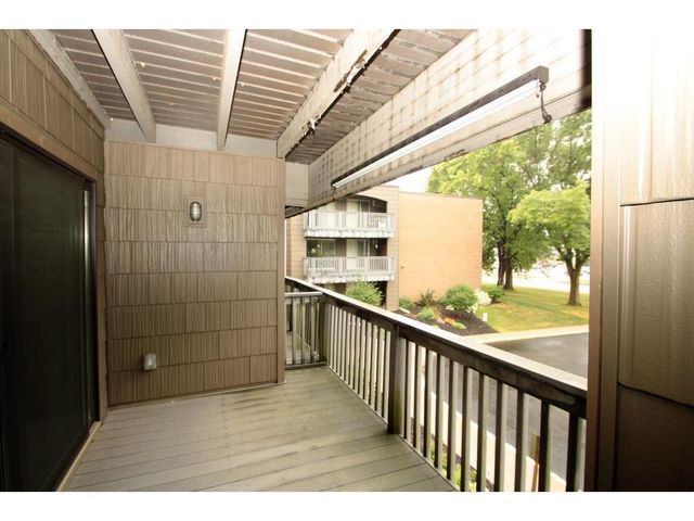 2800 Hamline Avenue N 229, Roseville, MN 55113