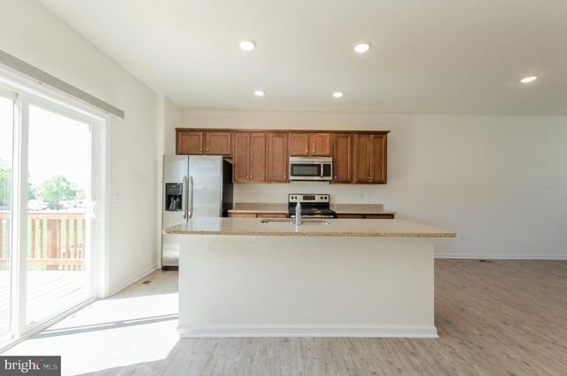 172 DREXEL CT, Martinsburg, WV 25404