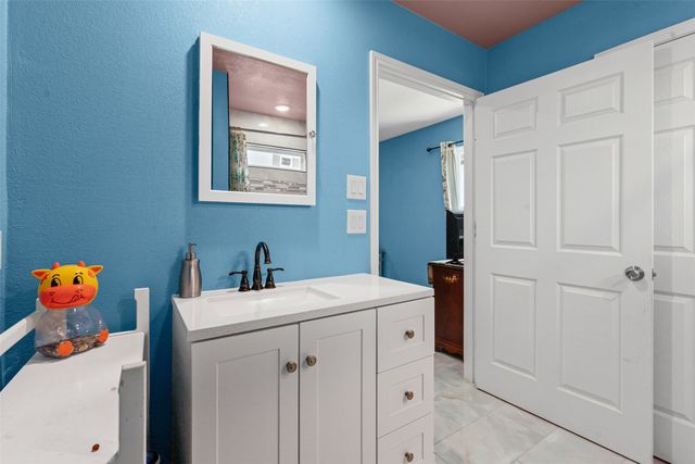 104 S Wall Street, Itasca, TX 76055