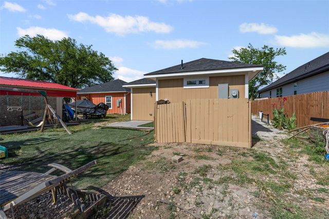 104 S Wall Street, Itasca, TX 76055