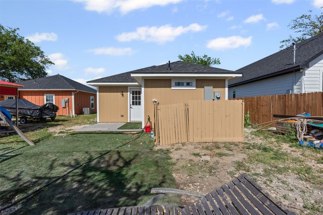 104 S Wall Street, Itasca, TX 76055