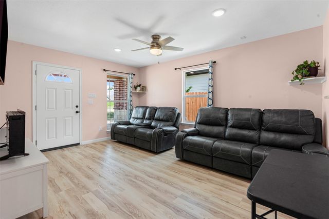 104 S Wall Street, Itasca, TX 76055