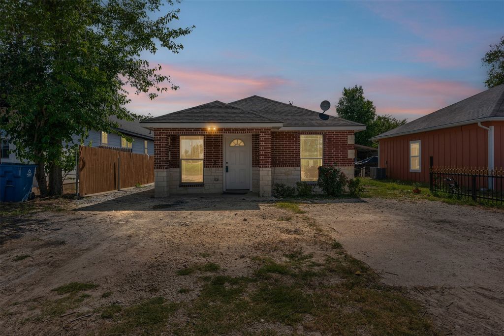 104 S Wall Street, Itasca, TX 76055