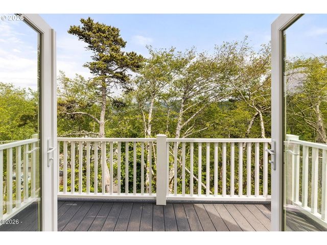 4930 Sw COAST Ave, Lincoln City, OR 97367