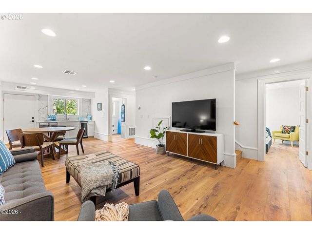 4930 Sw COAST Ave, Lincoln City, OR 97367