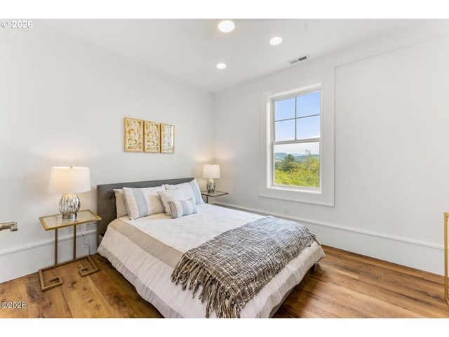 4930 Sw COAST Ave, Lincoln City, OR 97367