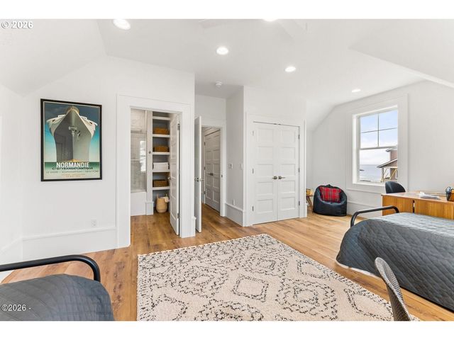 4930 Sw COAST Ave, Lincoln City, OR 97367