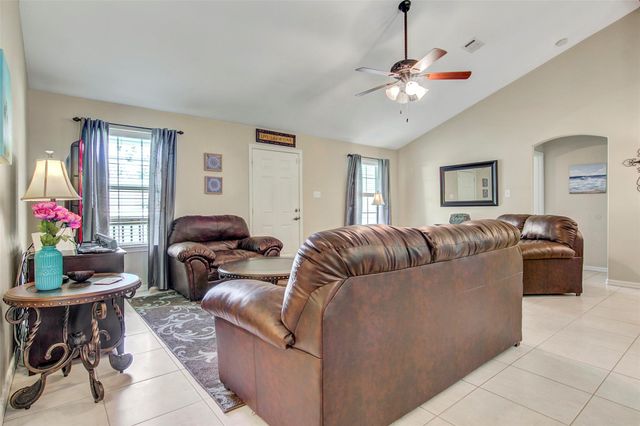 240 Parkside Loop, Brookeland, TX 75931