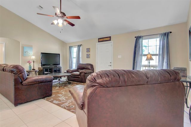 240 Parkside Loop, Brookeland, TX 75931