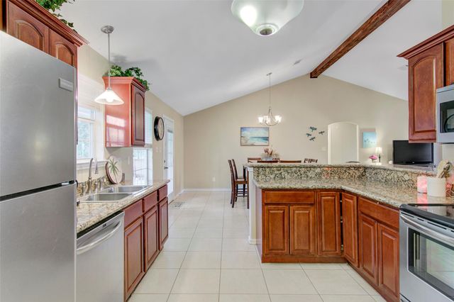 240 Parkside Loop, Brookeland, TX 75931