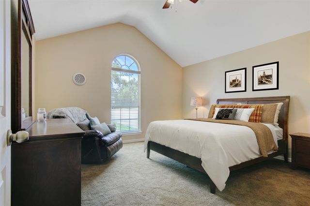 240 Parkside Loop, Brookeland, TX 75931