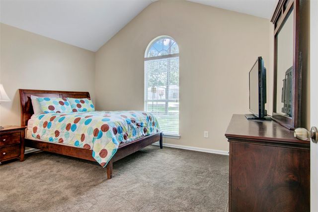 240 Parkside Loop, Brookeland, TX 75931