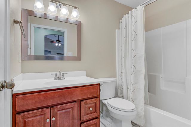 240 Parkside Loop, Brookeland, TX 75931