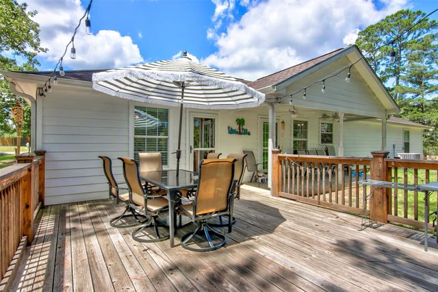 240 Parkside Loop, Brookeland, TX 75931