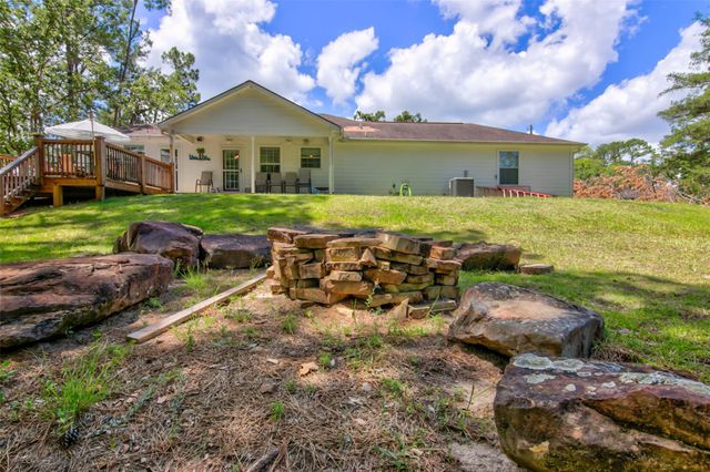 240 Parkside Loop, Brookeland, TX 75931