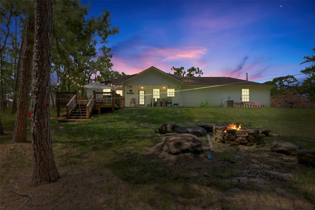 240 Parkside Loop, Brookeland, TX 75931