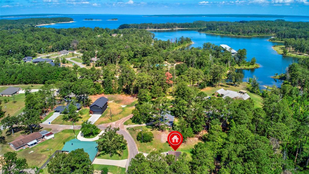 240 Parkside Loop, Brookeland, TX 75931