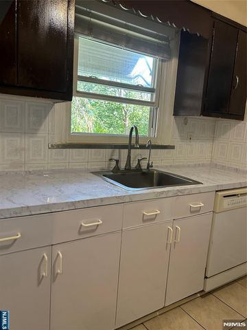 1516 Center Avenue, Fort Lee, NJ 07024