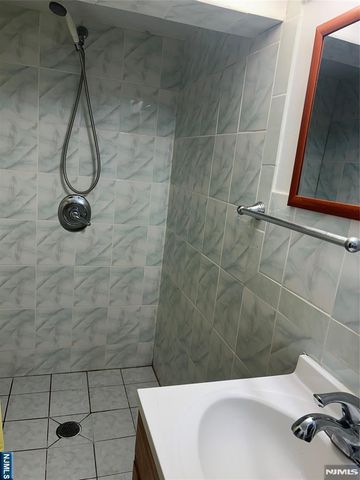 1516 Center Avenue, Fort Lee, NJ 07024