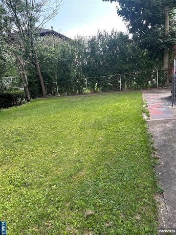 1516 Center Avenue, Fort Lee, NJ 07024