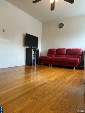 1516 Center Avenue, Fort Lee, NJ 07024