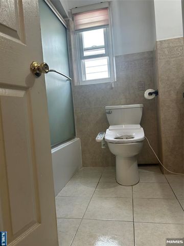1516 Center Avenue, Fort Lee, NJ 07024
