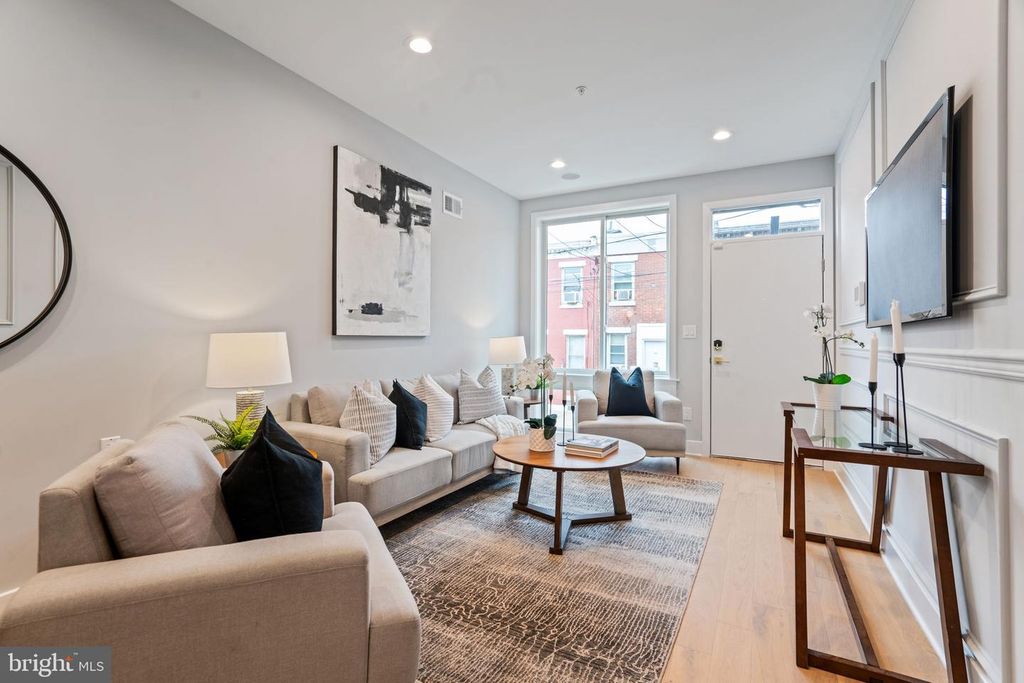 2013 E FIRTH ST, Philadelphia, PA 19125