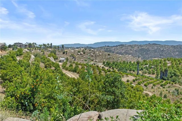 1252 Rancho Luiseno, Escondido, CA 92026