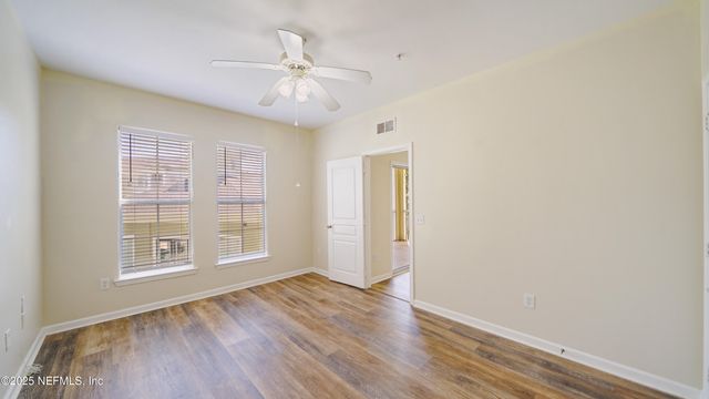8290 W GATE Parkway, 709, Jacksonville, FL 32216