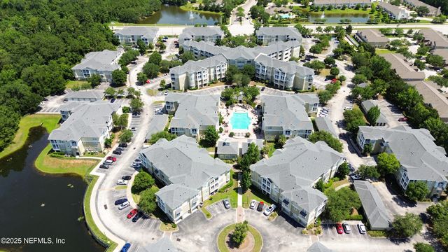 8290 W GATE Parkway, 709, Jacksonville, FL 32216