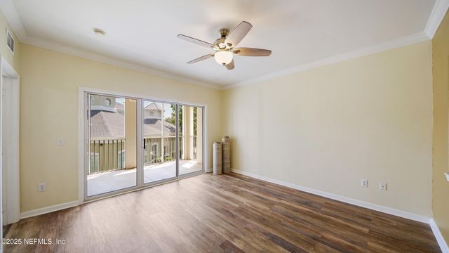 8290 W GATE Parkway, 709, Jacksonville, FL 32216