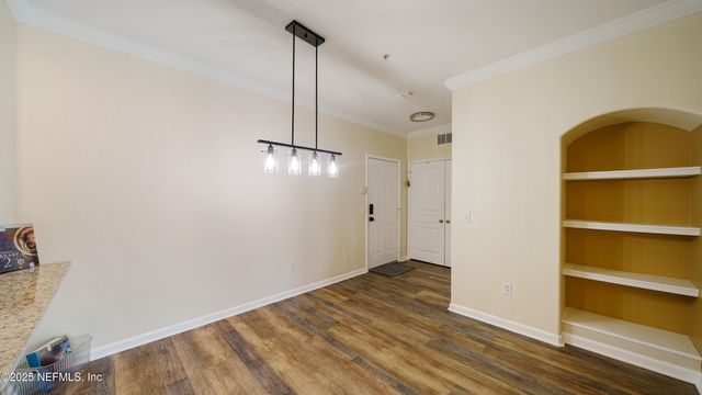 8290 W GATE Parkway, 709, Jacksonville, FL 32216