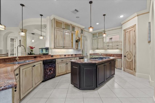 541 Villa Drive, Seabrook, TX 77586