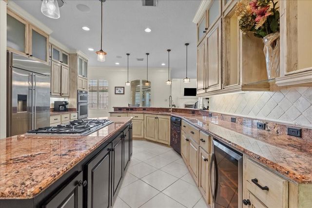 541 Villa Drive, Seabrook, TX 77586