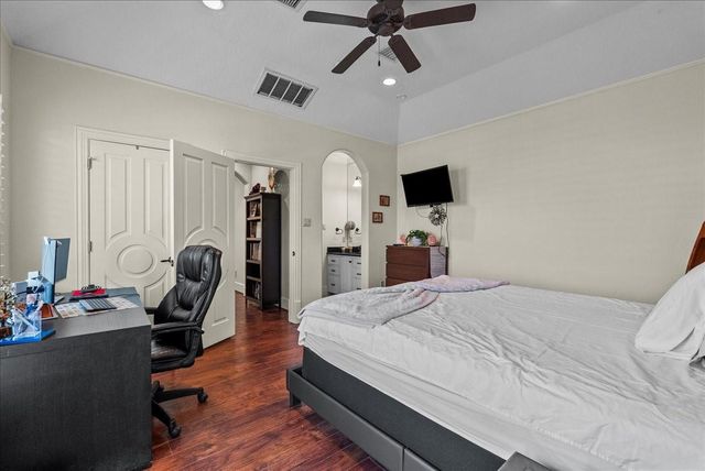 541 Villa Drive, Seabrook, TX 77586