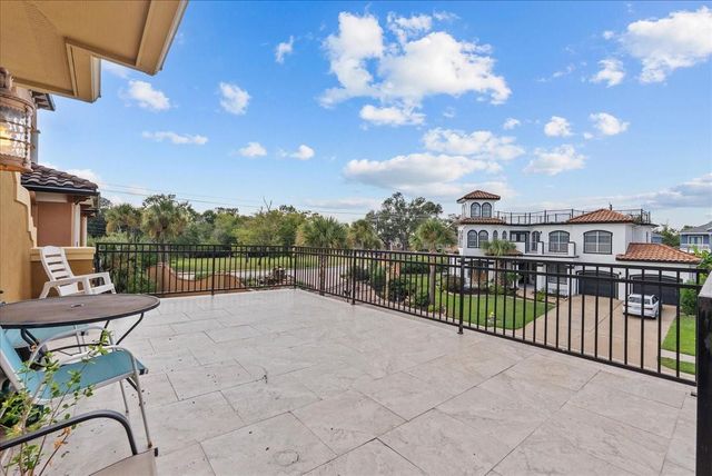 541 Villa Drive, Seabrook, TX 77586