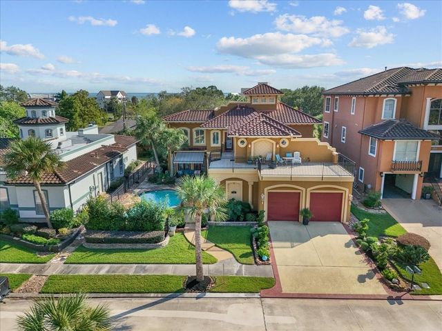 541 Villa Drive, Seabrook, TX 77586