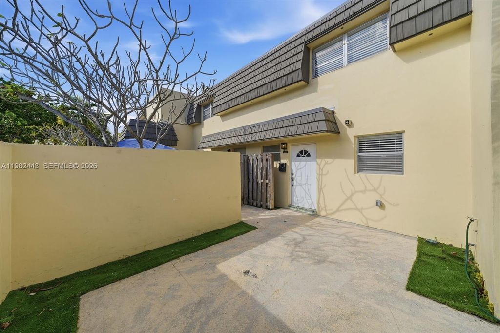 8313 SW 137th Ave 8313, Miami, FL 33183