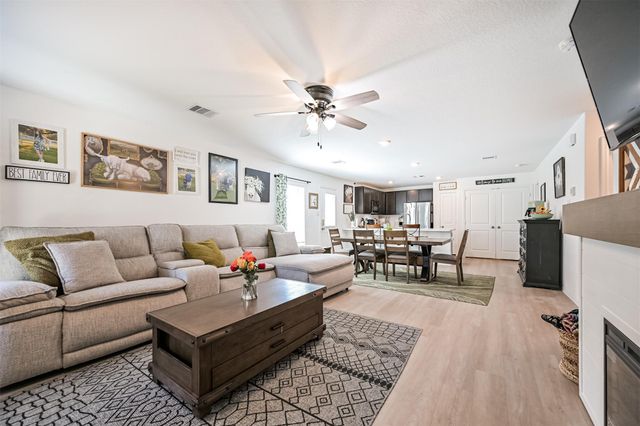 138 Austin Road, Angleton, TX 77515