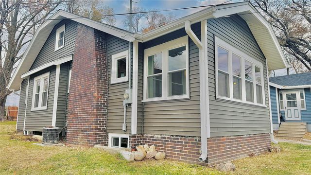 1220 1st Avenue E, Newton, IA 50208