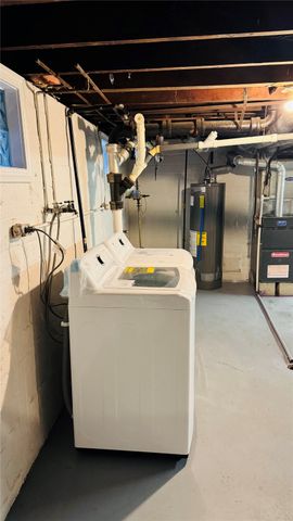 1220 1st Avenue E, Newton, IA 50208