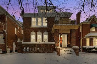 2725 Leslie Street, Detroit, MI 48238