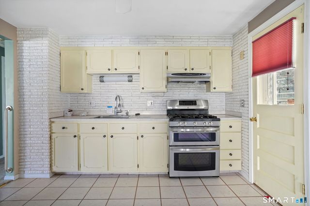 61 Rustic Lane, East Hartford, CT 06118