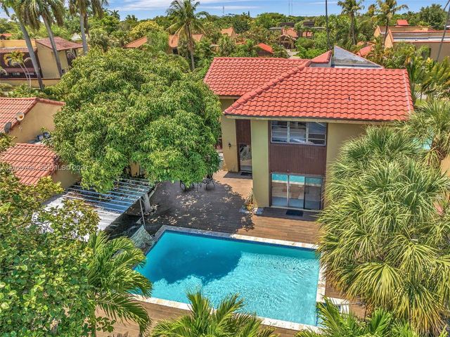 1010 NE 204th Ter, Miami, FL 33179