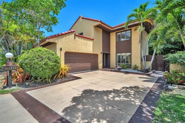 1010 NE 204th Ter, Miami, FL 33179