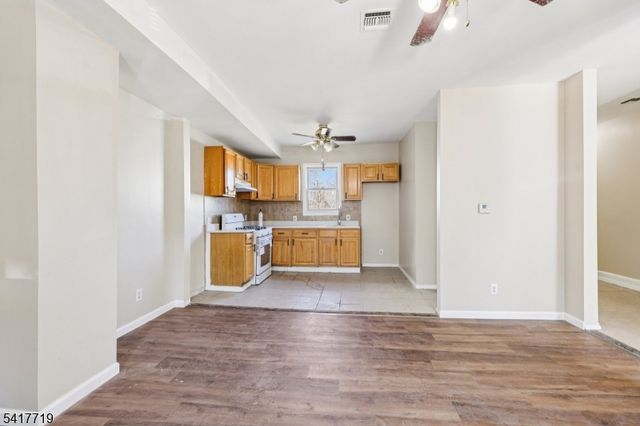 106 E Main St, Paterson City, NJ 07522