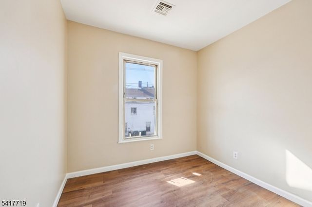 106 E Main St, Paterson City, NJ 07522